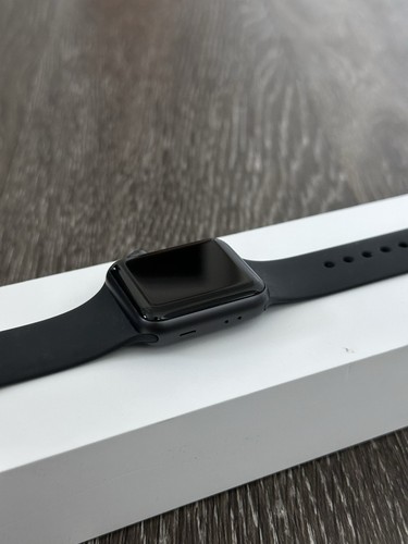 Apple Watch Series 3 38mm Space Gray Aluminum Sport Band GPS A1858 Pristine - Photo 5 sur 11