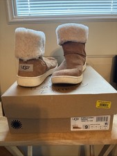 UGG w Mika Classic Sneaker Chestnut Size 9 Preowned With Box Worn Twice