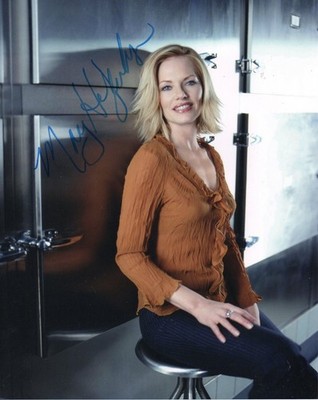 MARG HELGENBERGER SIGNED PHOTO CSI (1)