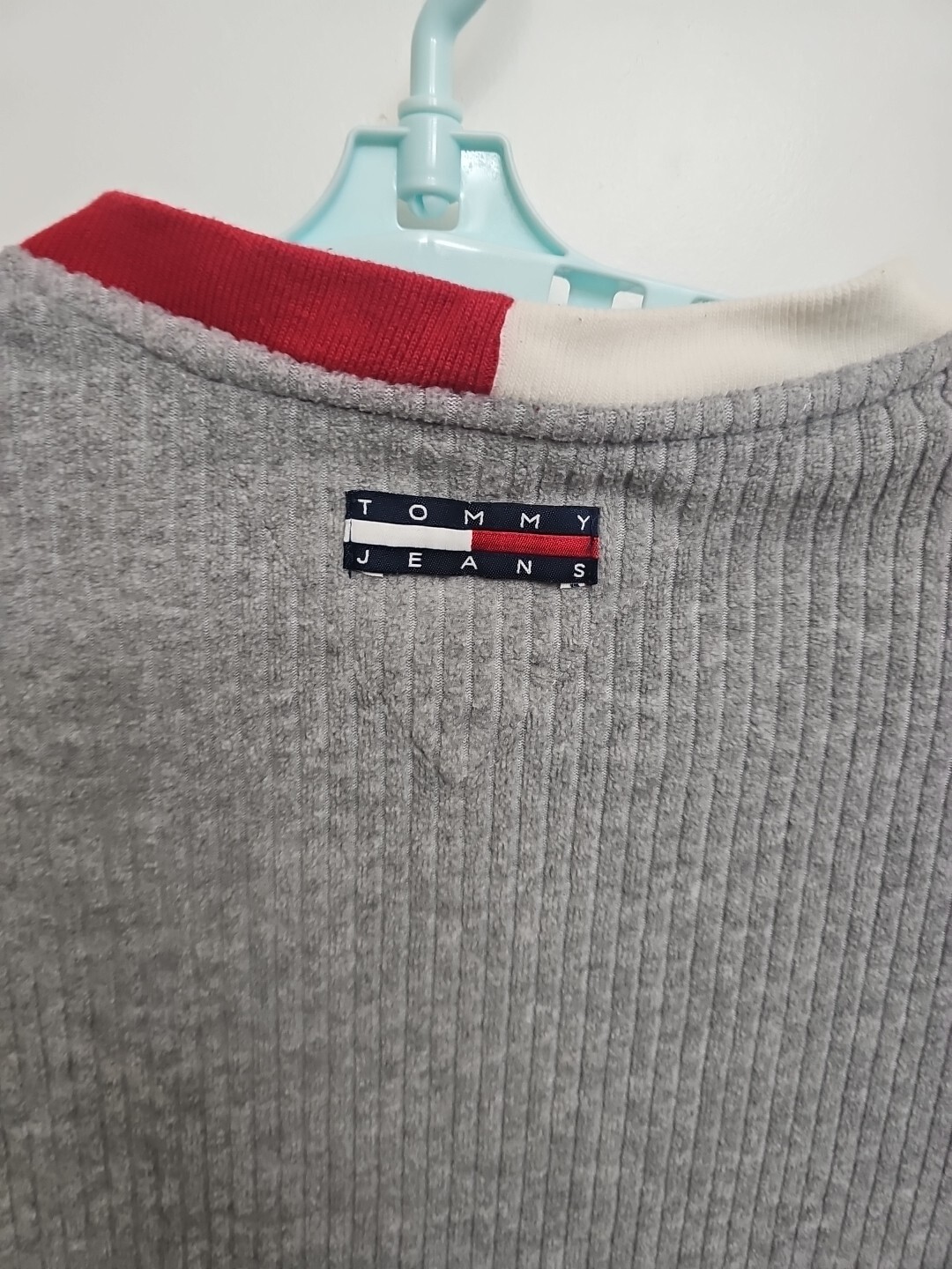 Vintage Tommy Hilfiger Mens M Gray Corduroy Ribbed V-Neck Shirt Long Sleeve thumbnail 8