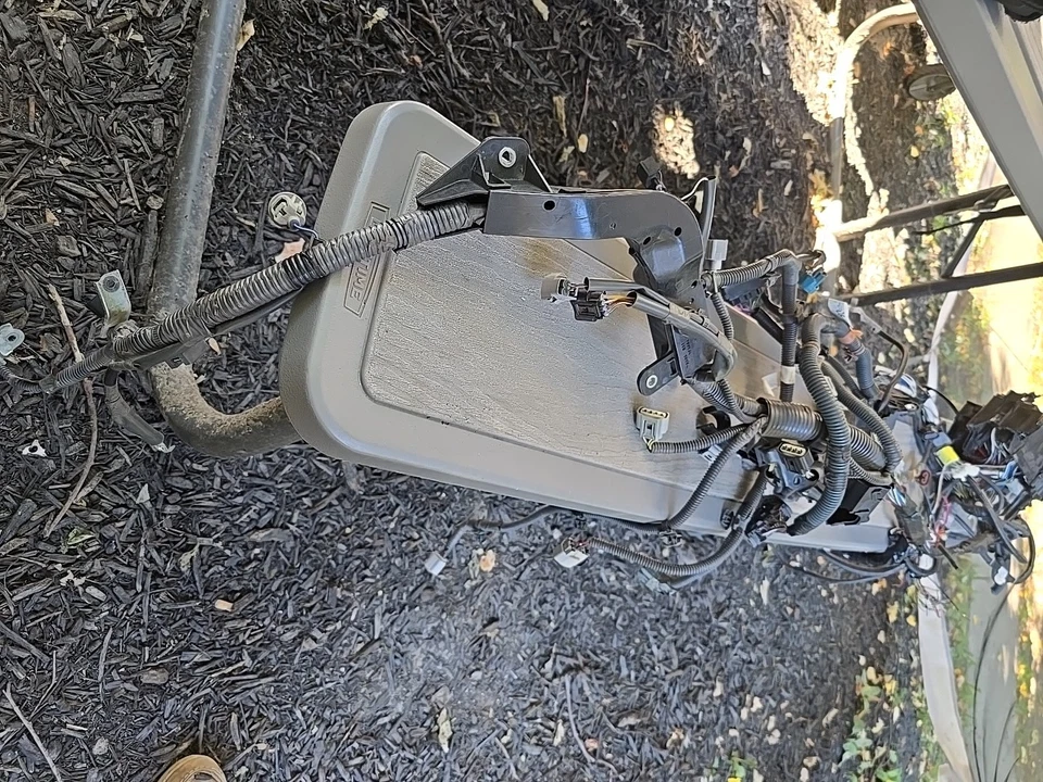 TOYOTA RAV-4 16 17 18 ENGINE BAY ROOM MAIN WIRE WIRING HARNESS W/ FUSE BOXES - Image 2 of 4