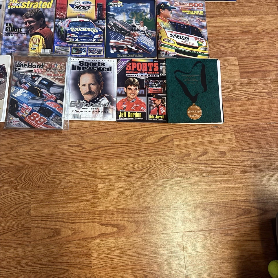 Lot Of 16 Vintage NASCAR Programs Magazines Dale Earnhardt Daytona 500 90s - Image 3 of 4