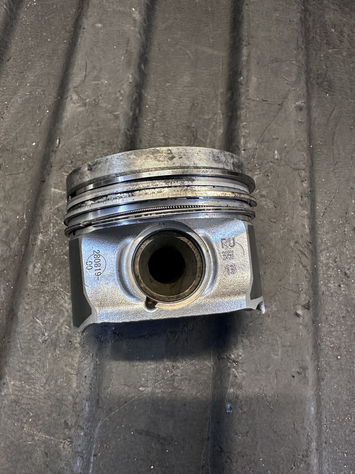 VOLVO V60 Piston 82L187 Diesel 2019