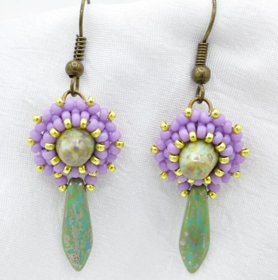 Ohrringe Hängend Grün Gelb Lila Blume Handgefertigt Unikat Dagger Perlen Schmuck - Bild 2 von 4