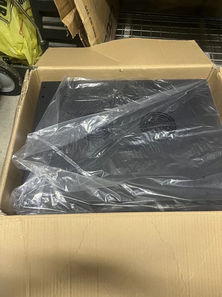 Tripp Line Non Swinging Wall Mounted Smart Server Rack SRW6U - Image 4 of 4