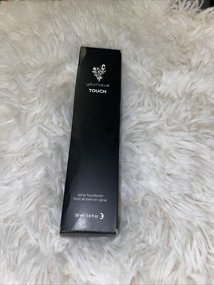 Younique Spray Foundation  Eyelet 