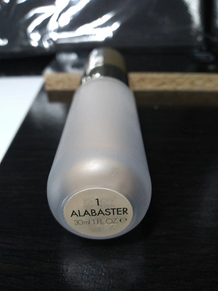 EVE LOM RADIANCE LIFT FOUNDATION SPF 15 SUNSCREEN, ALABASTER 1, 1 FL OZ NIB - Image 4 of 4