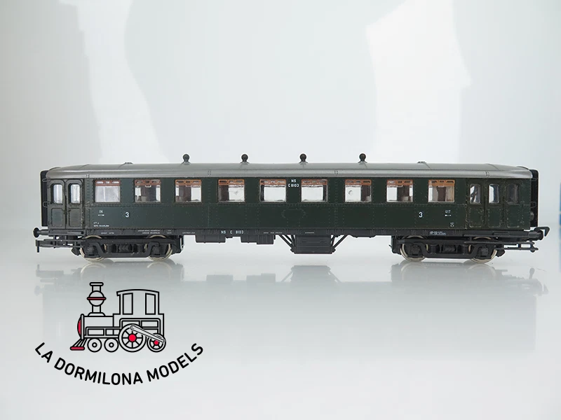 MG2023 H0 =DC ROCO 4219 Personenwagen C8103 NS - OVP