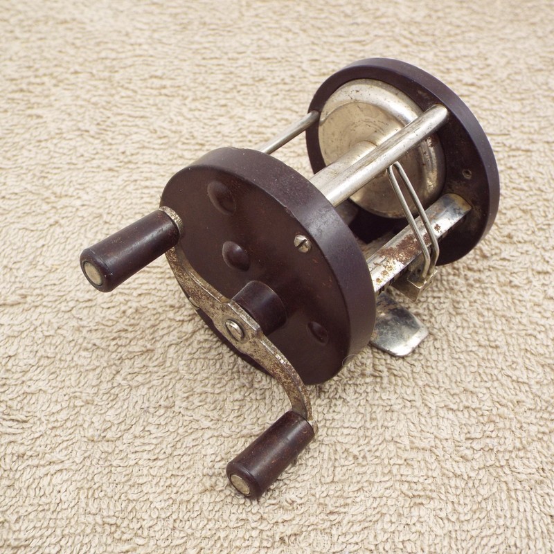 Vintage fishing reel