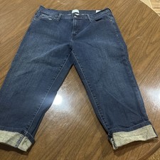 Levi Strauss Signature Modern Cuffed Capri Jeans Women's Size 12 -W31 Dark Denim