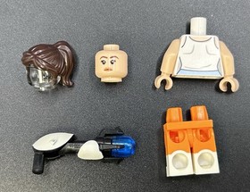 LEGO&reg; Chell Minifigure with portal gun - 71203 Dimensions - Portal 2  - Genuine