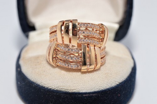 Vintage Circa 1990s 18k Gold Natural Diamond Strong Ring