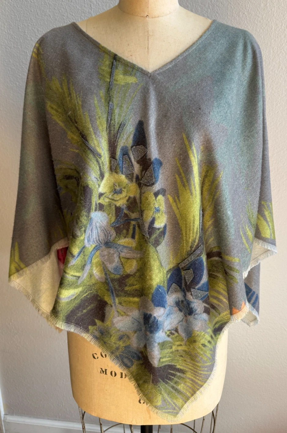 Alberto Makali Floral Print Poncho OS GUC Soft Art to Wear Tropical