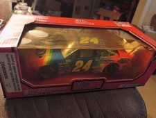 1995 Jeff Gordon 24 DuPont Chevy Monte Carlo Limited Edition 1 of 16,128