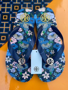 navy tory burch flip flops