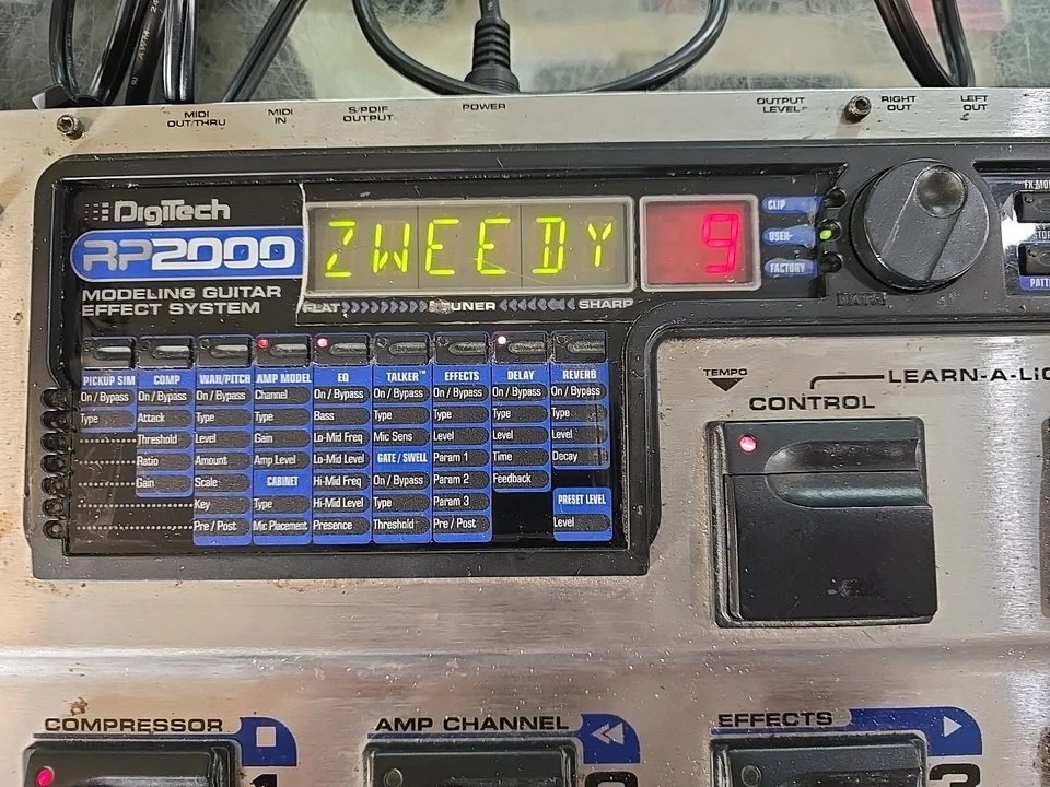 Sistema de efectos para guitarra DigiTech RP2000 pedal procesador multiefectos (FUNCIONA) Foto 4 de 4