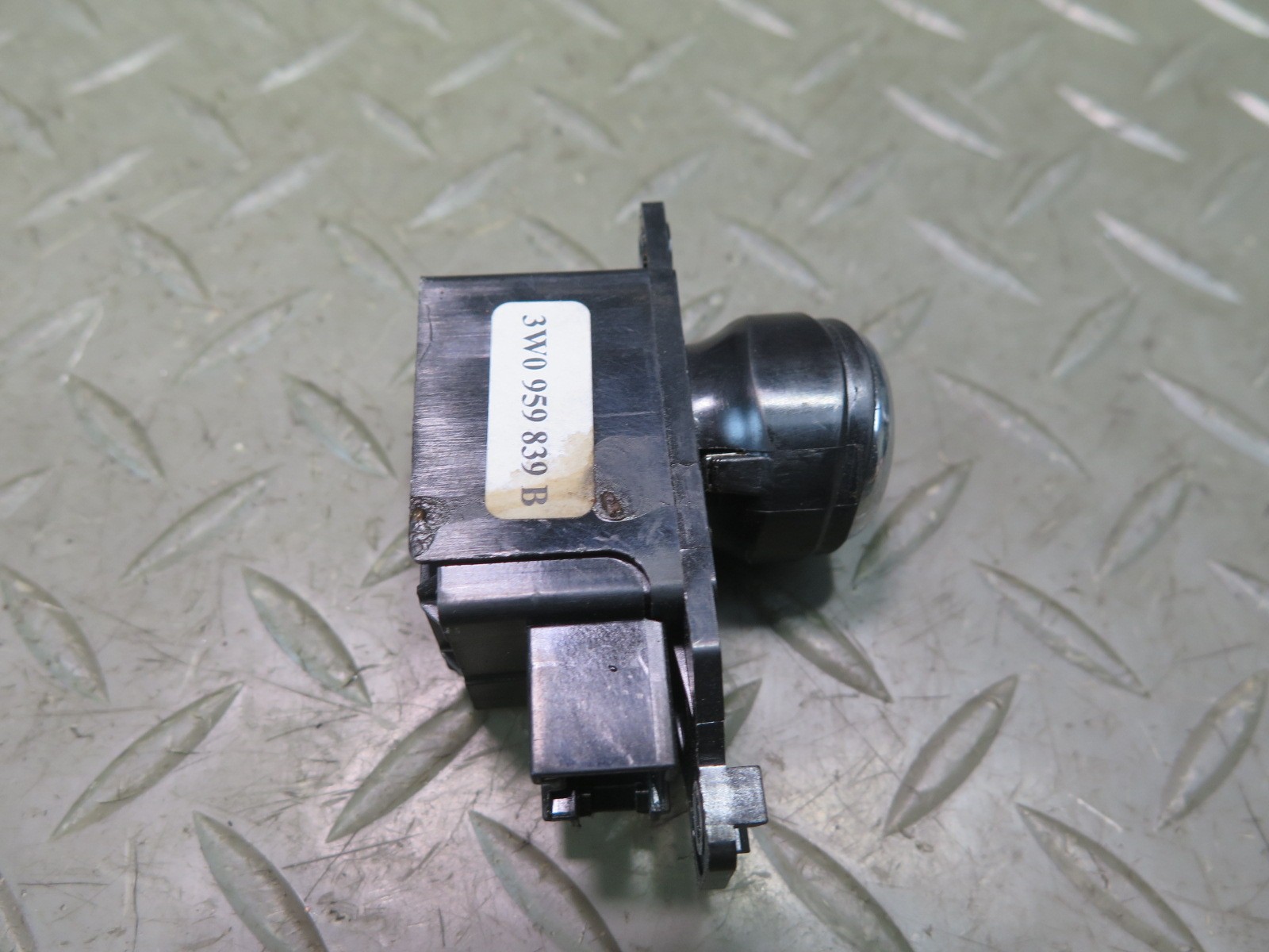 2006-2012 BENTLEY FLYING SPUR ENGINE START STOP IGNITION BUTTON SWITCH