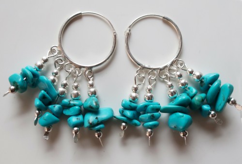 Sterling silver hoop earrings 2 cm diameter 5 reconstituted turquoise pendants - Picture 3 of 3