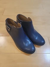 New Vionic Millie Leather Ankle Boots US 7.5 Navy Buckle Zip Low Heel Orthotic