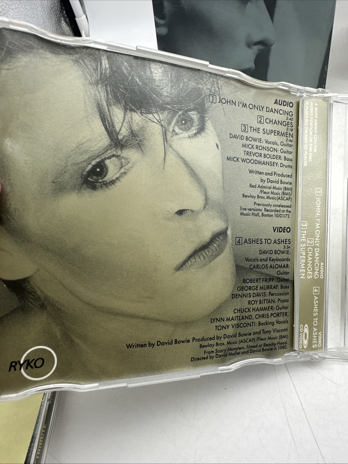 DAVID BOWIE SOUND + VISION PLUS CD + Booklet- 538