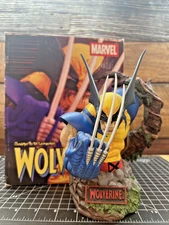 Art Asylum Wolverine 6" Bust X-Men Marvel Universe 2003 Diamond Select Complete
