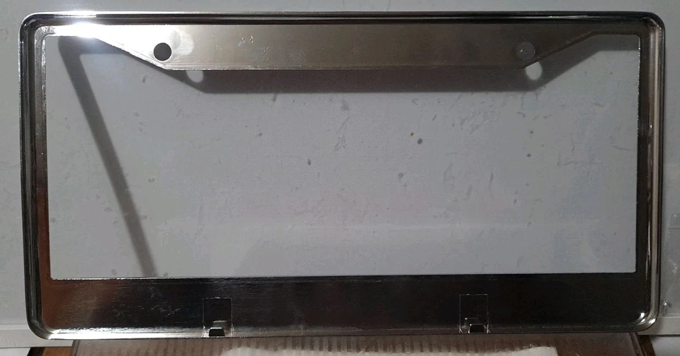 Рама номерного знака автомобиля UCLA ALUMNI розовая (без винтов) - Изображение 4 из 4