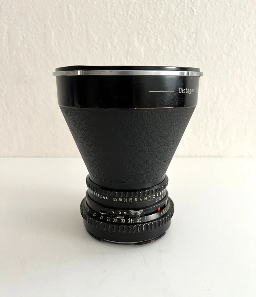 Carl Zeiss Distagon 40mm f/4 C Wide Angle Hasselblad V Lens - Image 4 of 4