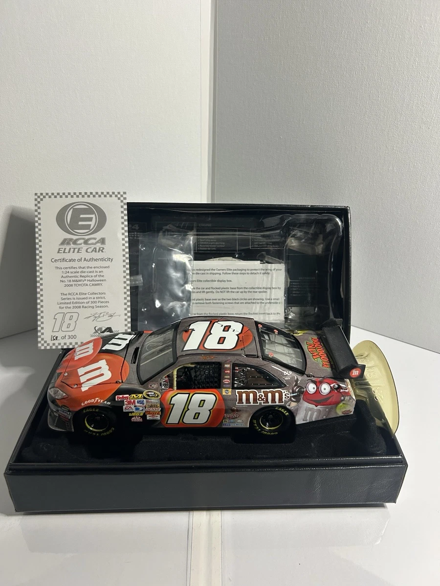 ミニカー KYLE BUSCH 2008 HOLIDAY CAR BY SAM BASS KYLE BUSCH 2008 HOLIDAY CAR BY SAM BASS 1/24 ACTION