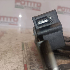 51247201562 Gancho de cerradura de puerta trasera.  BMW X3 (E83) 3.0d SUV