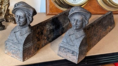 Antike viktorianische Gusseisen Feuerhunde Kavalier / Musketier Büsten