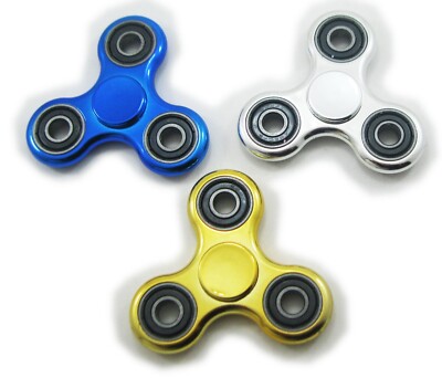 1 pc METASLLIC COLOR Hand Fidget Tri-Spinner Focus Toy with BEARINGS in Random