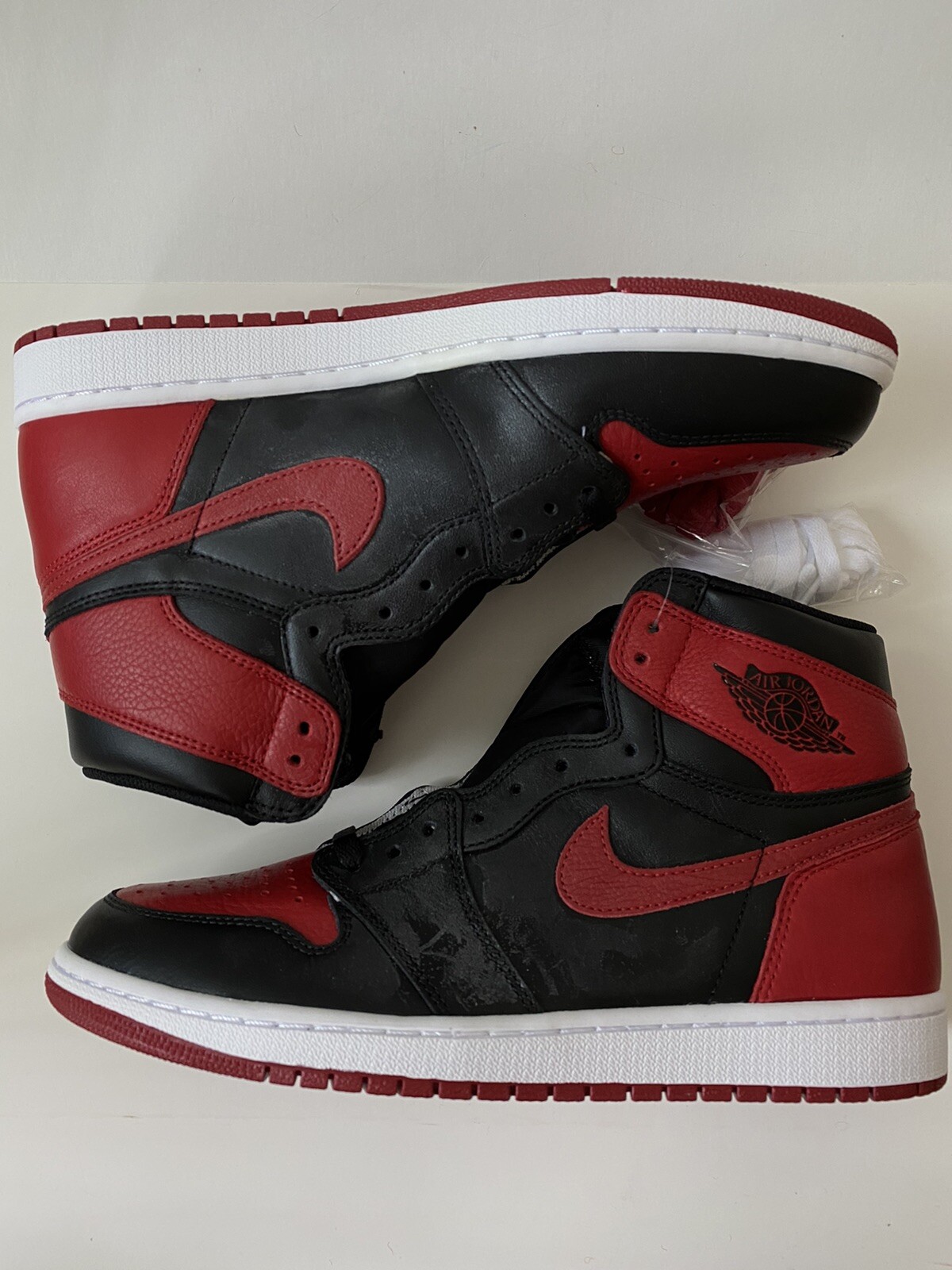 Air Jordan 1 Retro High OG 'Banned' 2016 555088-001