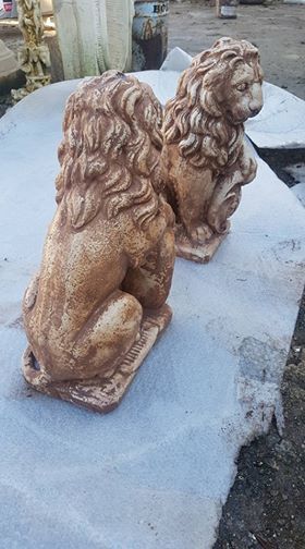 OFFERTA LIMITATA COPPIA DI LEONI CON STEMMA FREGIO LEONE DA GIARDINO IN CEMENTO - 4