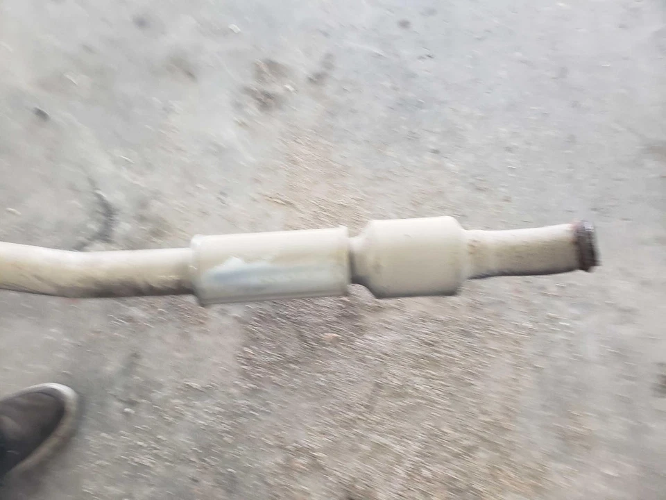 16 17 18 19 20 21 22 BMW X1 OEM Cat-Back Exhaust System ID# 18308627271 --48K-- Foto 4 de 4