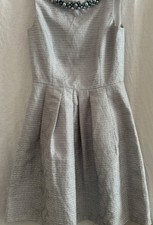 TAHARI ARTHUR S LEVINE SIZE 2 Silver/Gray Metallic Shimmer Thread/Beaded Collar