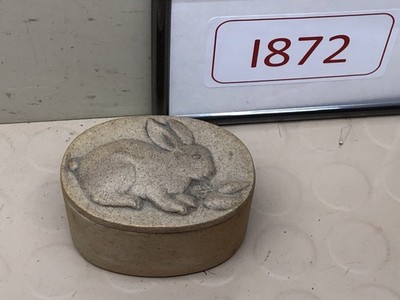 Vintage bunny rabbit trinket box lidded ceramic box - made in Japan