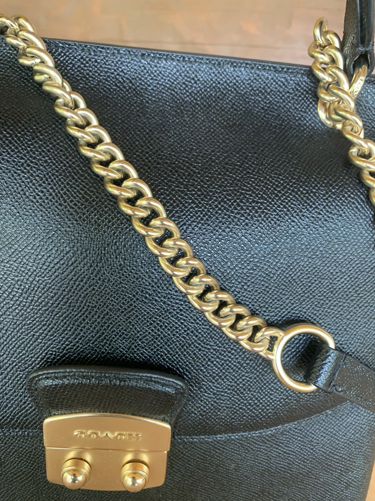 Borsa Coach Avery Flap Carryall in pelle a tracolla con manico superiore a catena