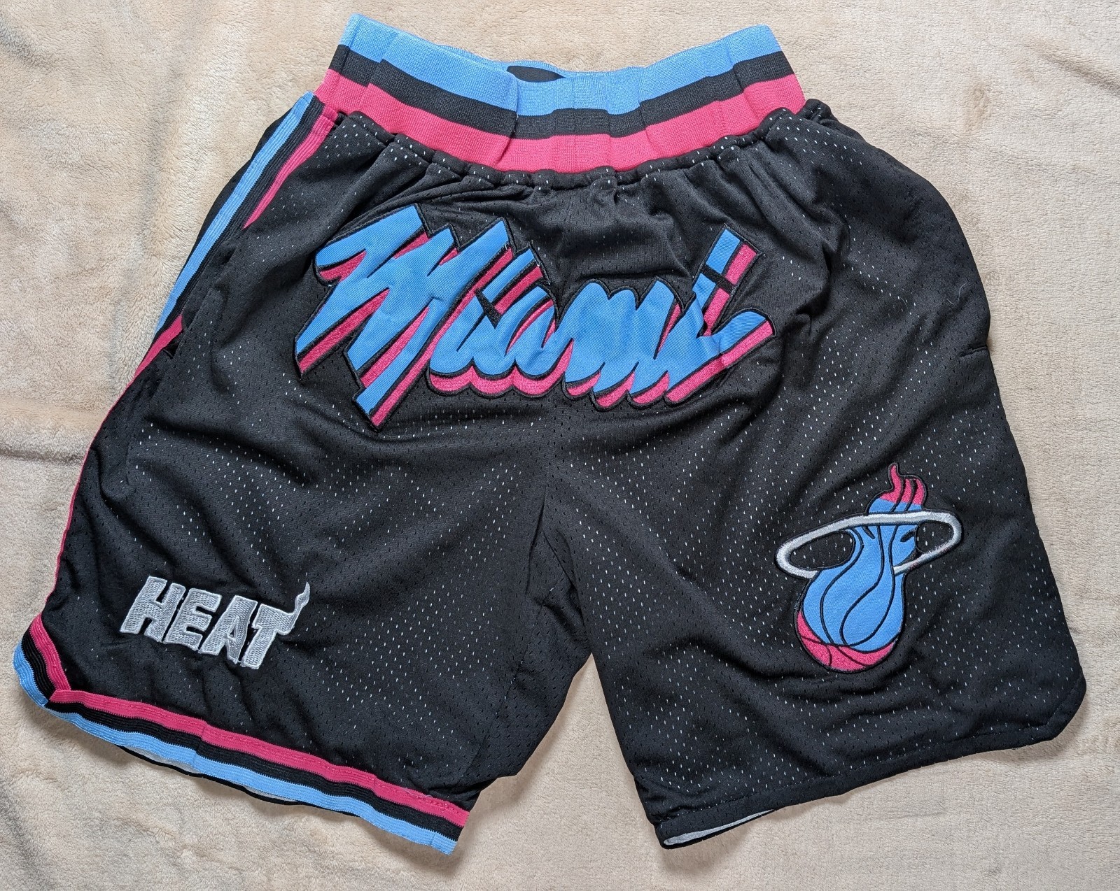 Y2K Miami Heat NBA Just Don Men's Shorts Size Small Black Basketball EUC Hoops