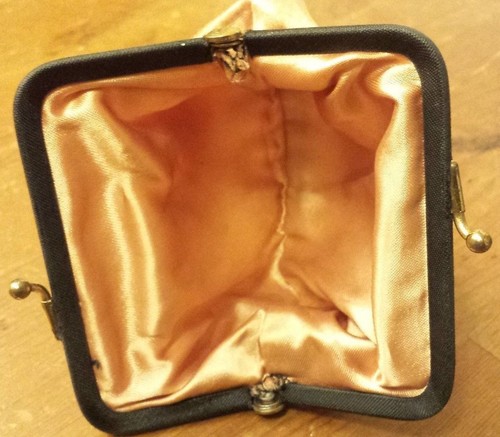 Vintage, Edwards Bag Ltd, Silk/Velvet/Satin Baguette w/Oriental Design, 1950s - Picture 12 of 12
