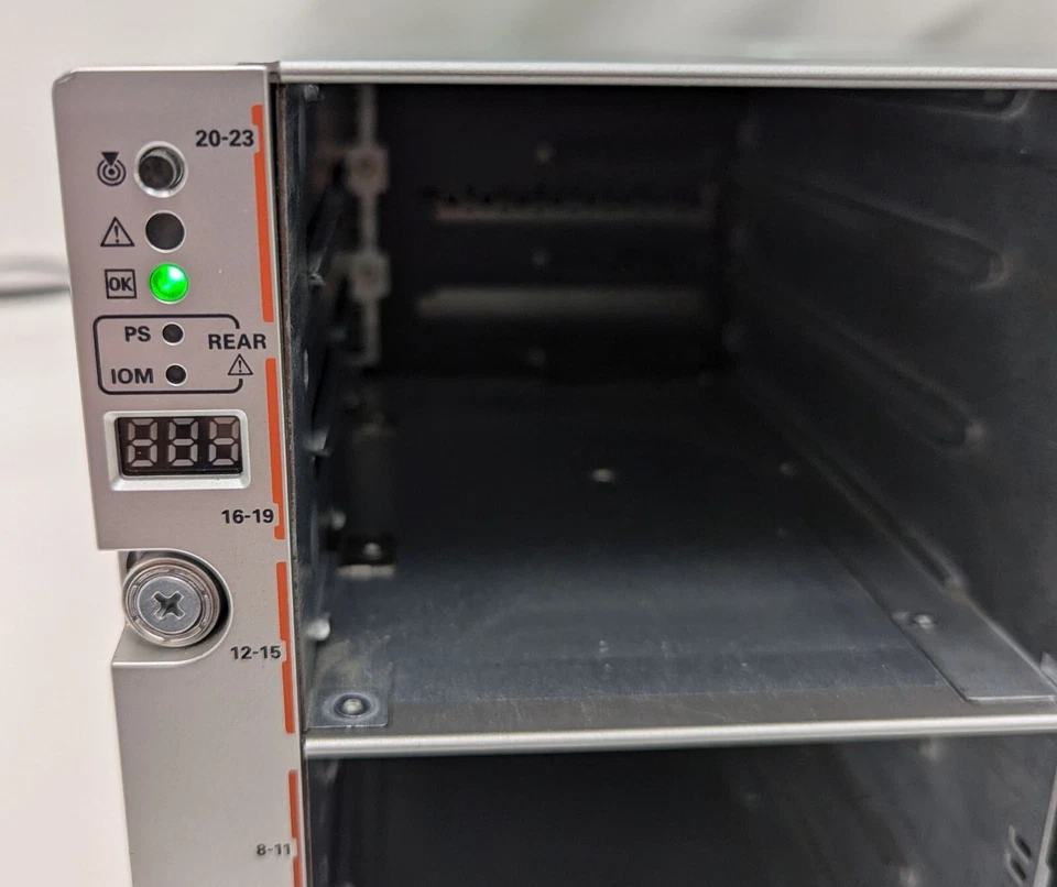 Oracle DE3-24C 24-Bay Storage Array Drive Enclosure Dual PSUs Chassis only - Image 4 of 4