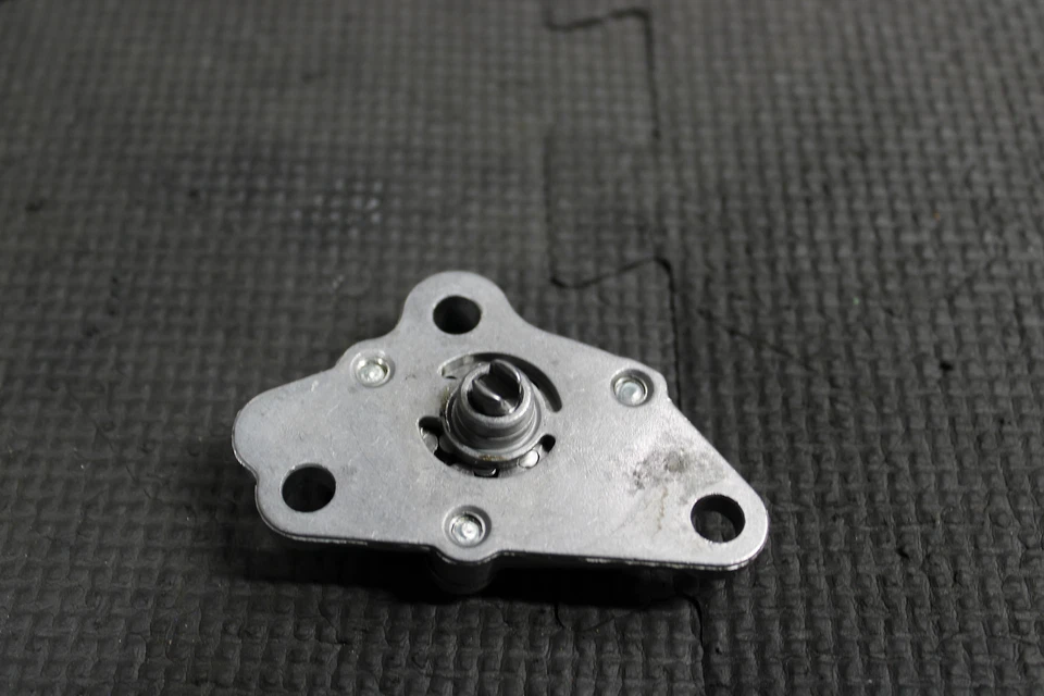 Honda XR50R 2000 OEM MOTOR BOMBA DE ACEITE 15100-GBJ-003 Foto 2 de 3