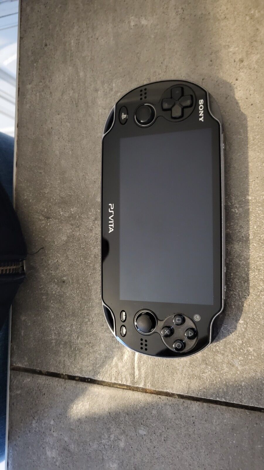 Sony PlayStation Vita 512 Mo Consle - Noire Fonctionne. Batterie à changer 