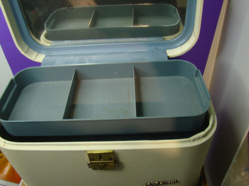 Vintage Lady Baltimore Train Case White With Gold Hardware key tray mirror box - Picture 18 of 22
