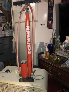 schwinn bike tire pump