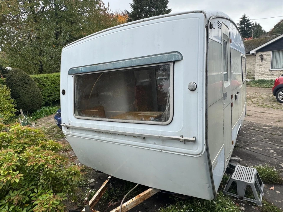 Vintage Sprite Alpine classic 4 Berth Caravan Project - Image 4 of 4