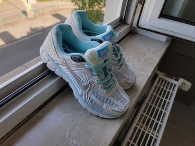 Nike Vomero 5