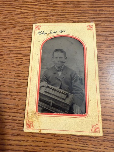 1882 Young Man with A Flutina Vintage Indiana Tintype Precursor To The Accordion - Picture 2 of 8