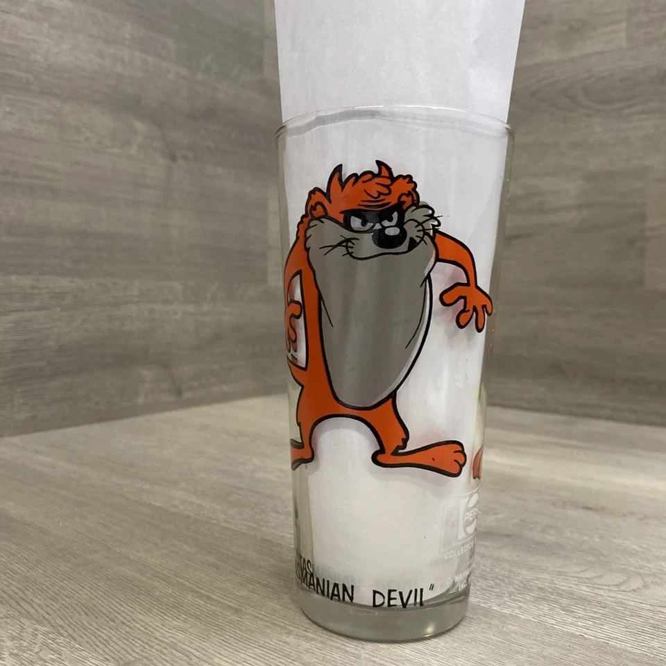 Vaso de beber Taz Tasmanian Devil 1973 letras negras Looney Tunes Pepsi Foto 4 de 4
