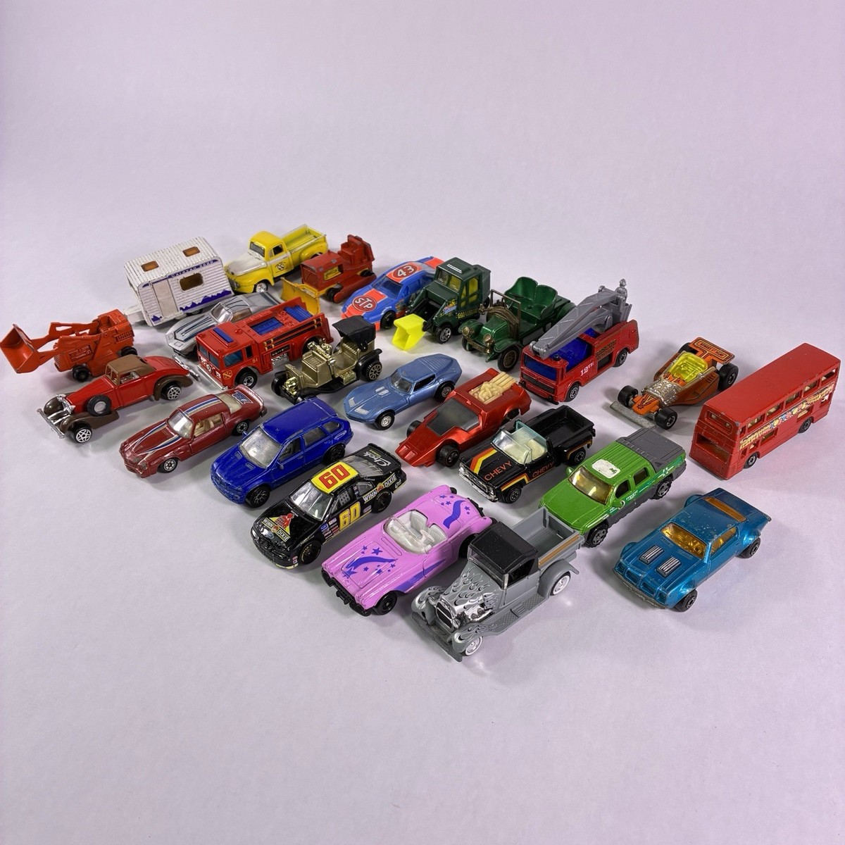 Official Matchbox Collectors Car Case No. 41 1966 w/ 24 Cars