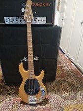 Music Man Bass ERNIE BALL MUSICMAN STINGRAY Electric Bass and Other Readings